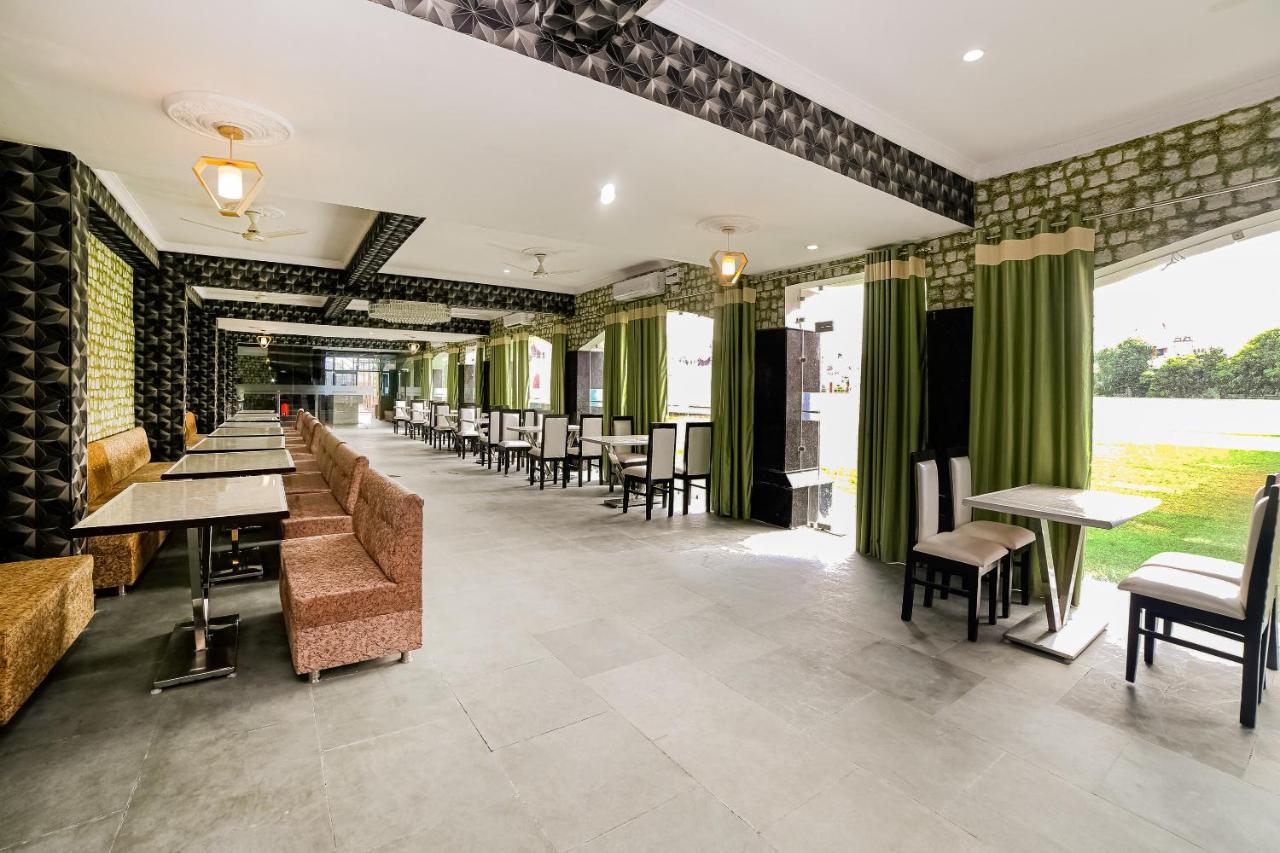 Oyo 41923 Prema Kunj Resort Jhānsi Exteriér fotografie